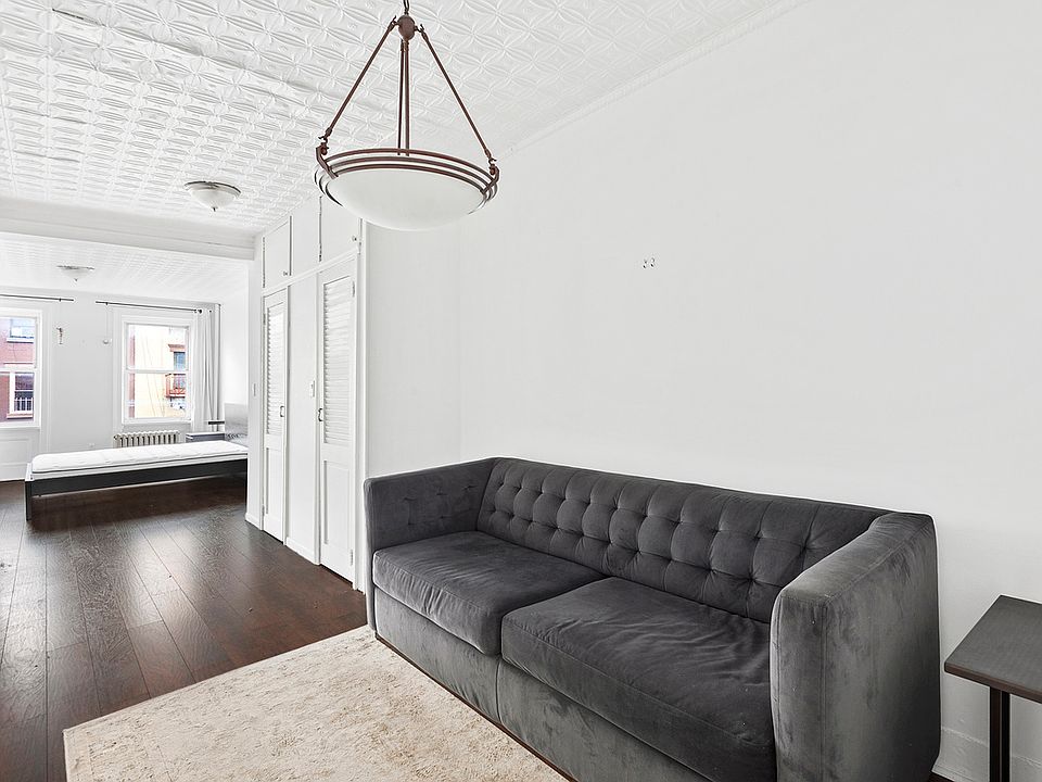 1st image of 121 Mulberry St #5