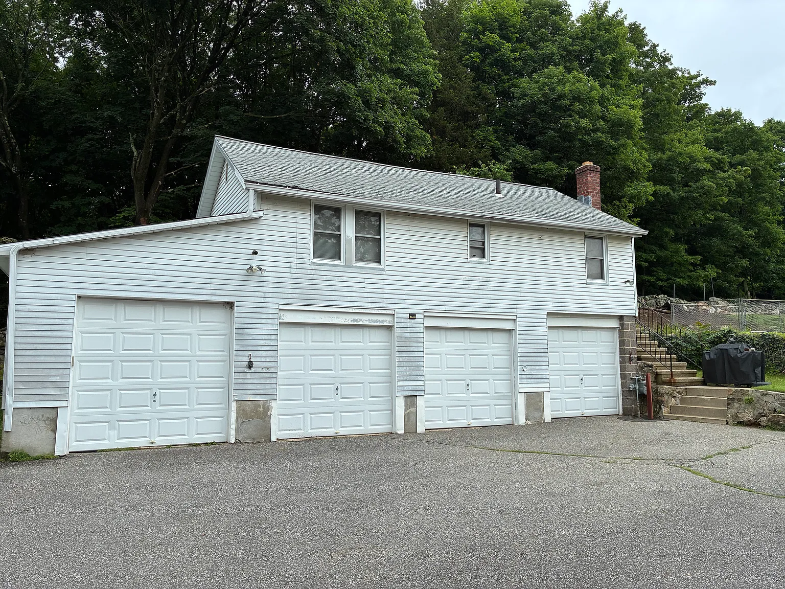 2 bed, $1,300 — Photo 1