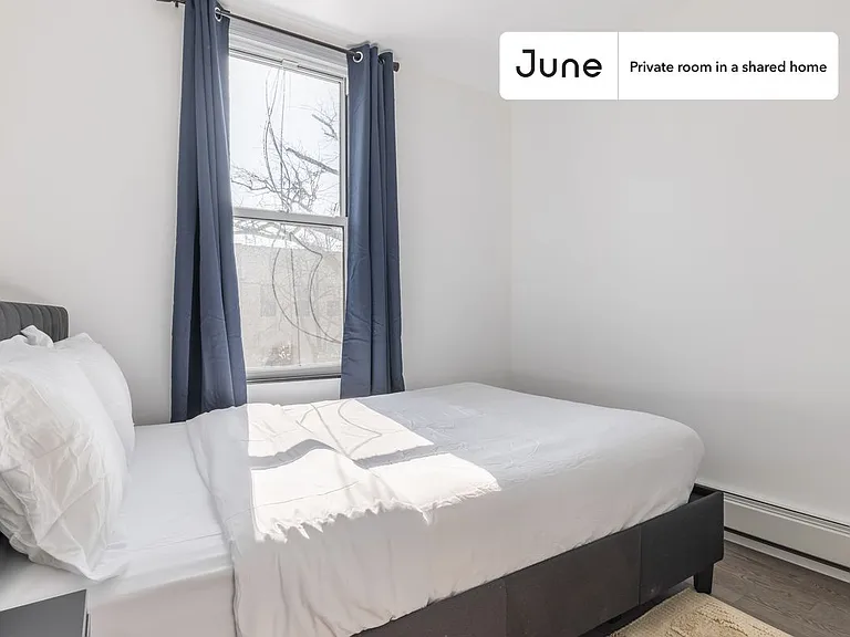 2572 Steinway St #D — Photo 3