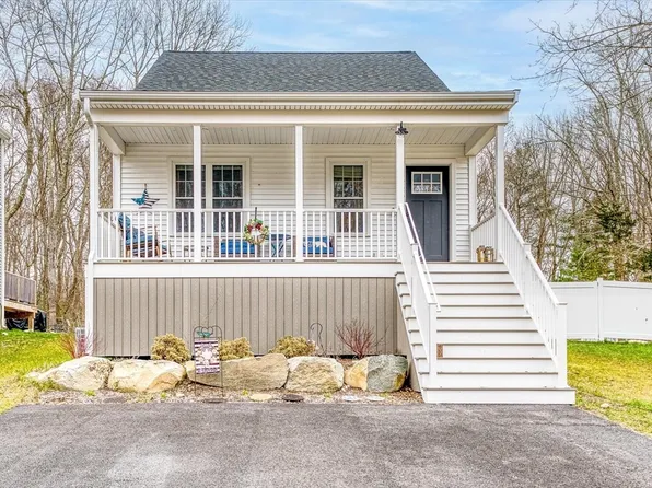 726 Dighton Ave, Taunton, MA 02780