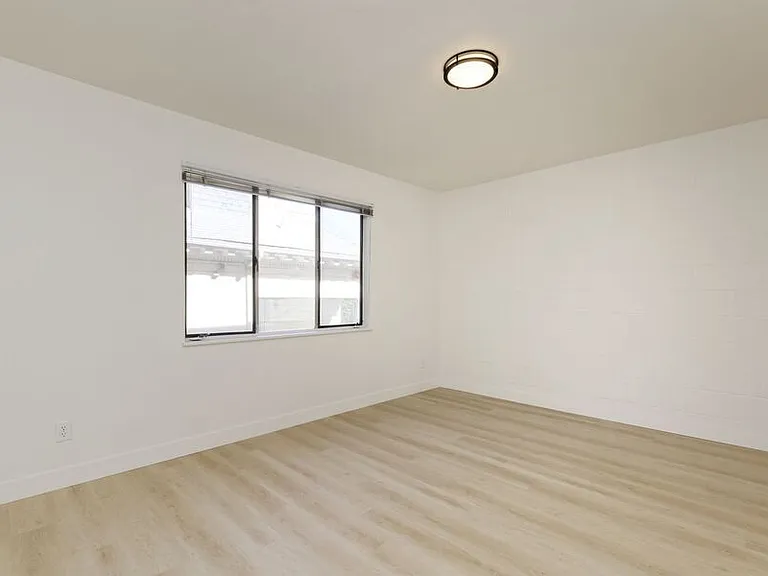 407 Vernon St — Photo 14