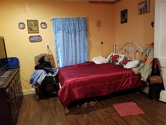 4th image of 2908 Livingston Ave