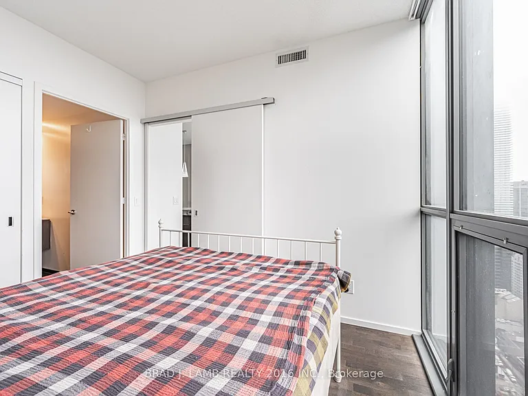 101 Charles St E #4106 — Photo 18