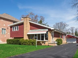 1515 Elliott St, Park Ridge, IL 60068