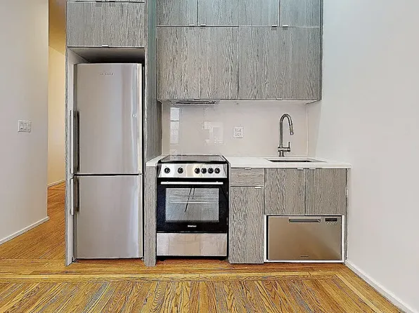 254 Seaman Avenue image 3 of 9