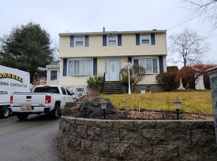 7 Dickson Ave, Tewksbury, MA 01876