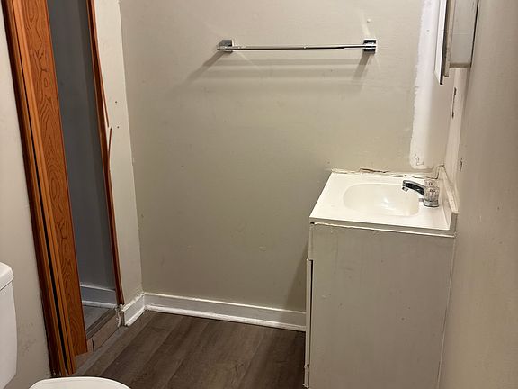 4th image of 3223 5th Ave