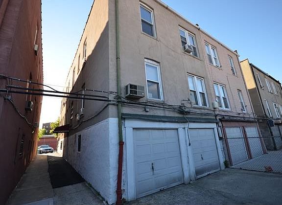 5th image of 1252 Teller Ave
