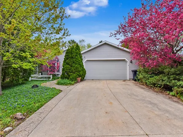 1168 Bluestem COURT W W, Elkhorn, WI 53121