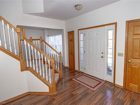 2nd image of 2886 Sunburst Dr