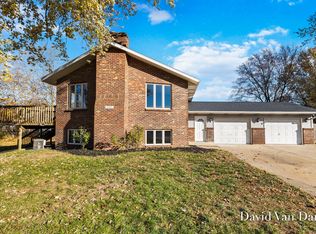 2327 Oak Hollow Dr, Jenison, MI 49428