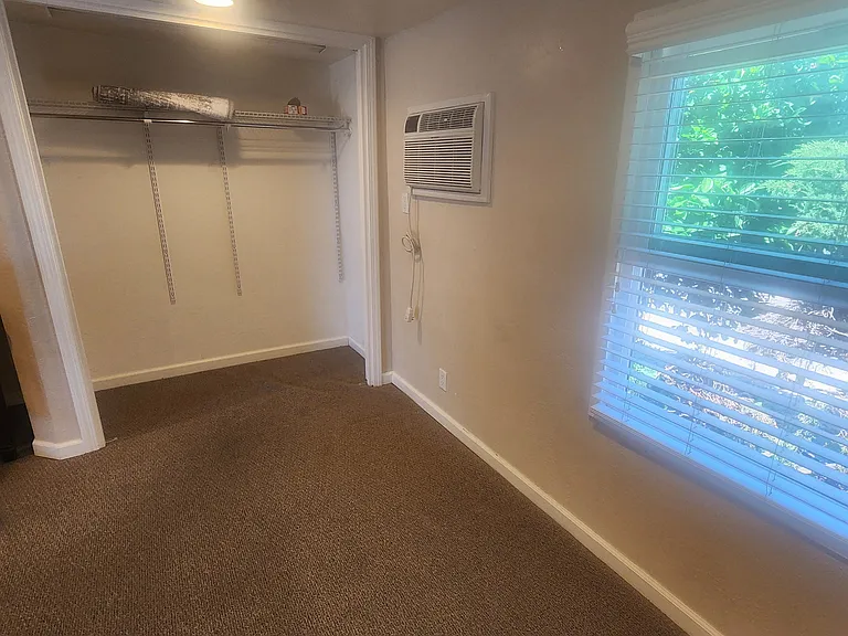 2184 Newhall St — Photo 3