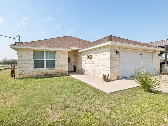 3rd image of 307 Blue Grass Dr