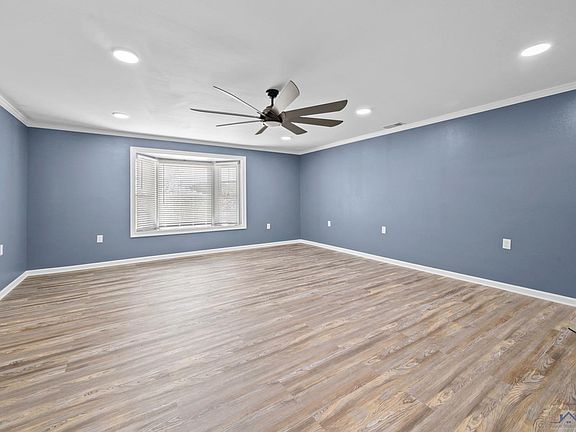 5th image of 208 S Central Blvd