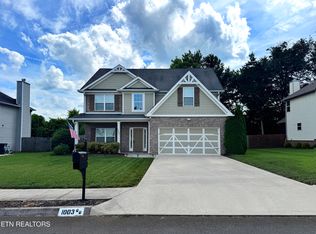 1003 W Glenview Dr, Lenoir City, TN 37771