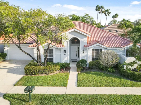 213 Eagleton Lake Boulevard, Palm Beach Gardens, FL 33418