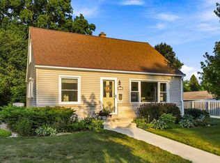 148 S Tower Dr, Port Washington, WI 53074