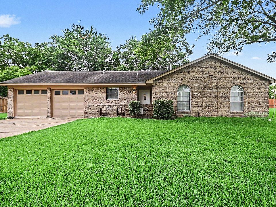 1st image of 1917 Coupland Dr