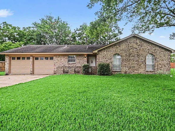 1917 Coupland Dr, La Porte, TX 77571