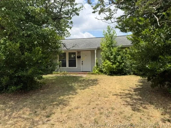 412 Buie Ct, Fayetteville, NC 28304