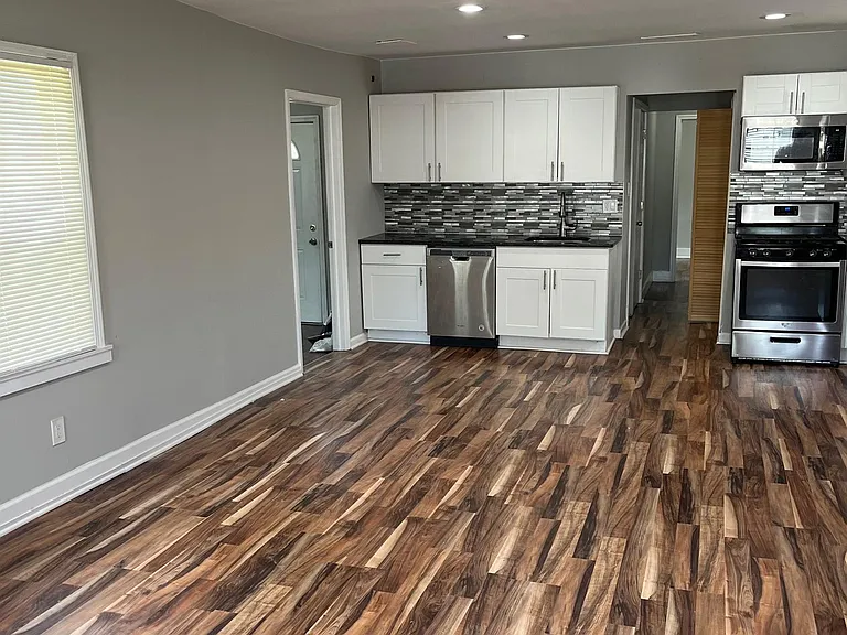 246 Britton Ave — Photo 4