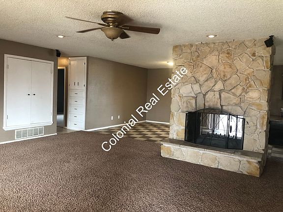 3rd image of 1316 Stratford Ln