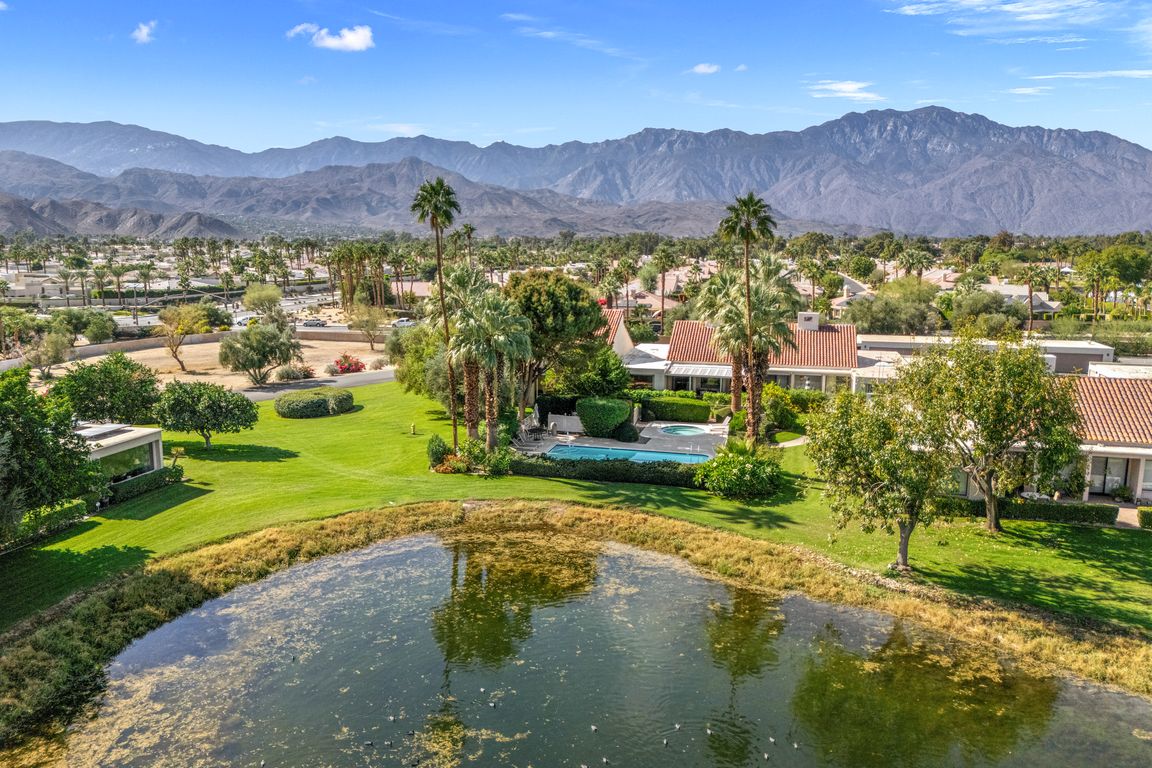 next background image