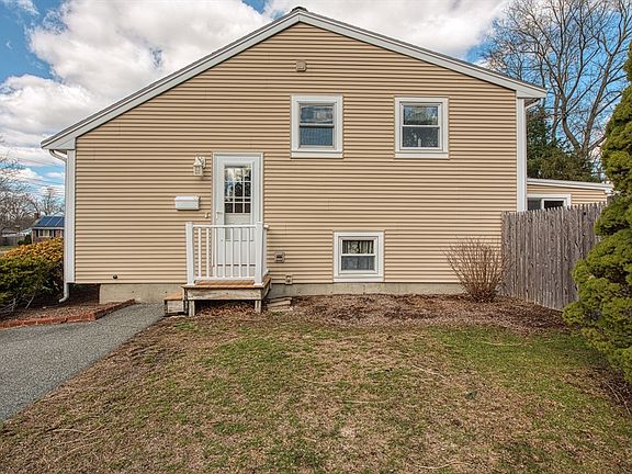 2nd image of 16 Sudbury St