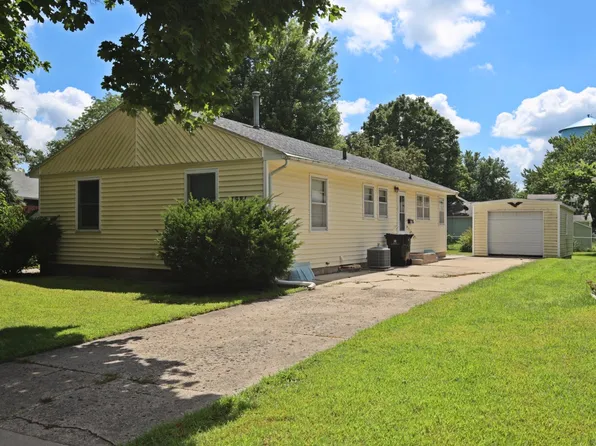 1621 Maplecrest Dr, Estherville, IA 51334