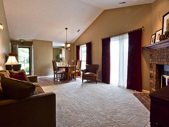 4th image of 6773 Colony Pointe South Dr