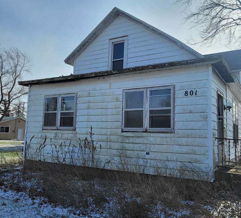 801 Main St, Crescent City, IL 60928 Zillow