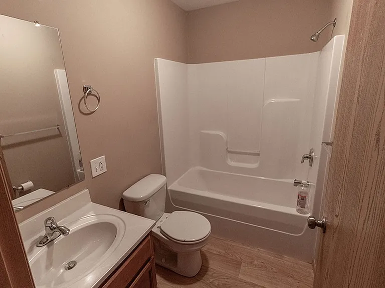 1546 Florence Dr — Photo 12