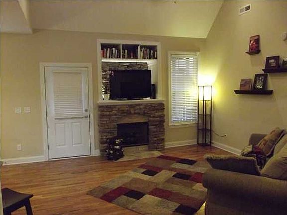 5th image of 8427 Sophie Ln