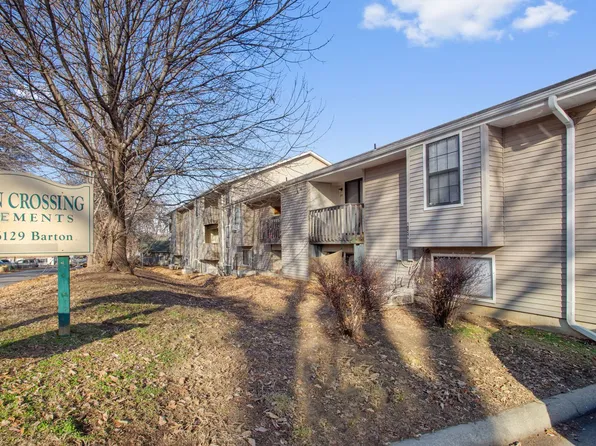Highly Sought After Shawnee Location - 2BR Apartments with In Unit Laundry and Patios!, 6117-6129 Barton St #2B, Shawnee, KS 66203