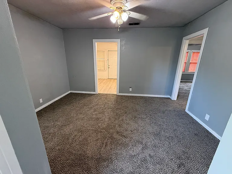 1712 Monroe St — Photo 5