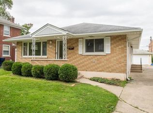 318 Douglas Ave, Waukegan, IL 60085