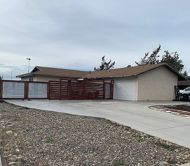 2nd image of 1803 Driftwood Dr