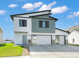 6013 Kodiak Ln, Horace, ND