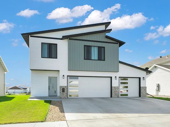 6013 Kodiak Ln, Horace, ND 58047