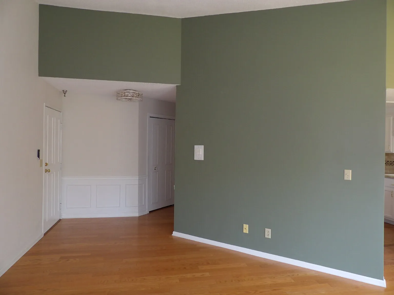 2 bed, 2.0 bath, 1060 sqft, $1,900 — Photo 4