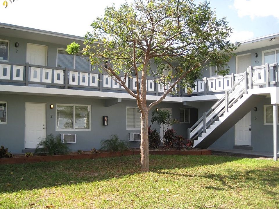 1st image of 800 SE 14th St #6