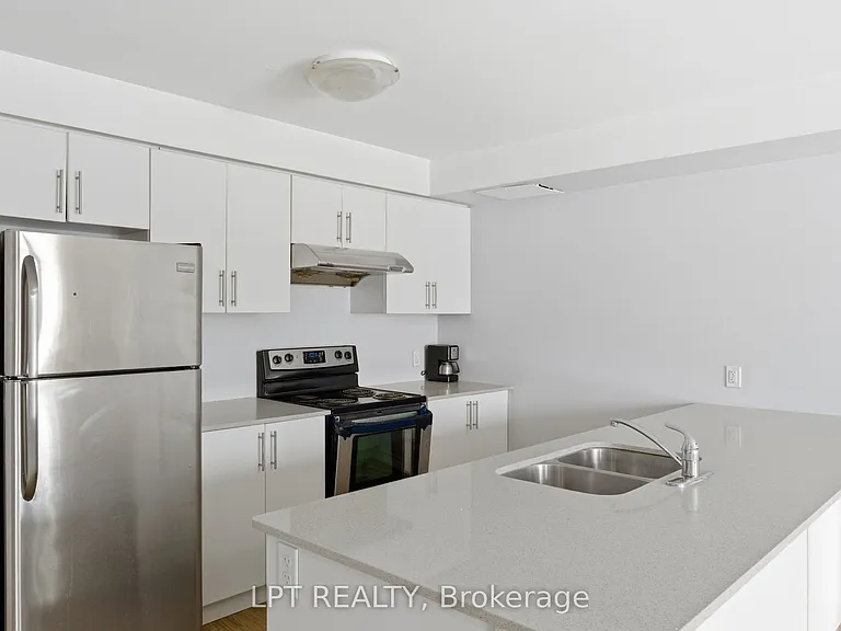 244 Penetanguishene Rd #4 — Photo 9
