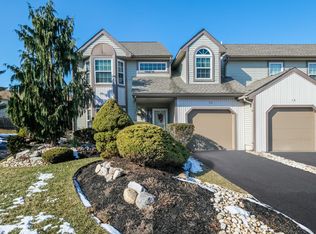 11 Locust Ln, Newtown, PA 18940