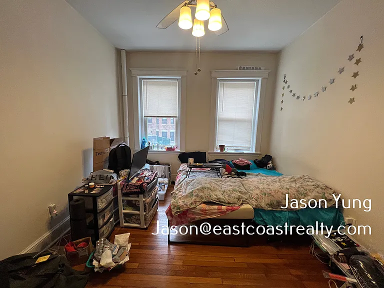27 Queensberry St #3 — Photo 8