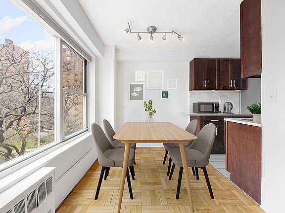 3rd image of 115 Ashland Pl APT 6C