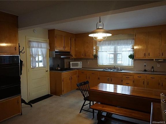4th image of 102 Stanwood Dr