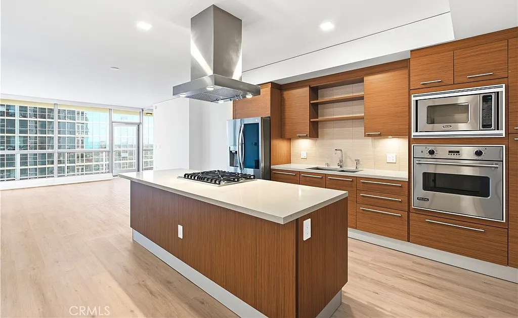 2 bed, 1295 sqft, $6,750 — Photo 2