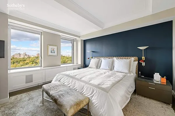 Sold by Sotheby's International Realty | media 13