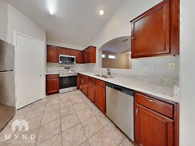 12418 W Valentine Ave — Photo 7