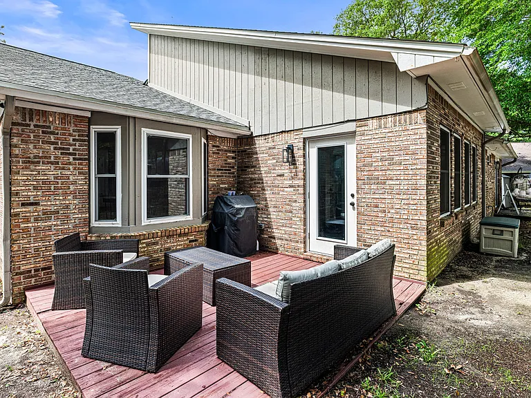 507 Nassau Dr — Photo 52